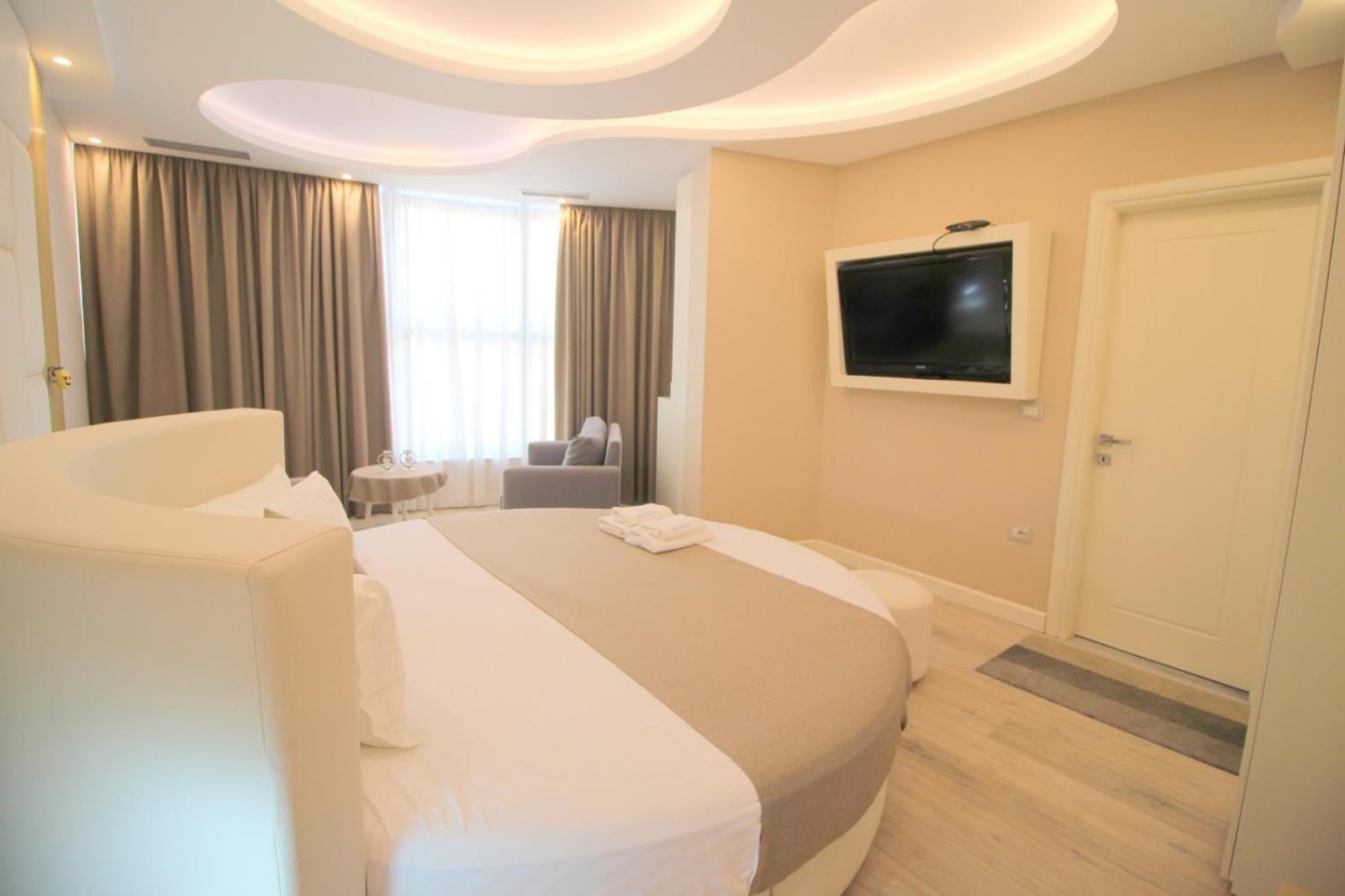 Hotel Strora 4*