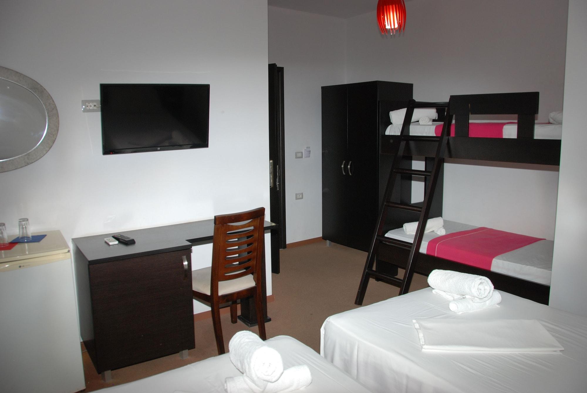 Hotel Strora 4*