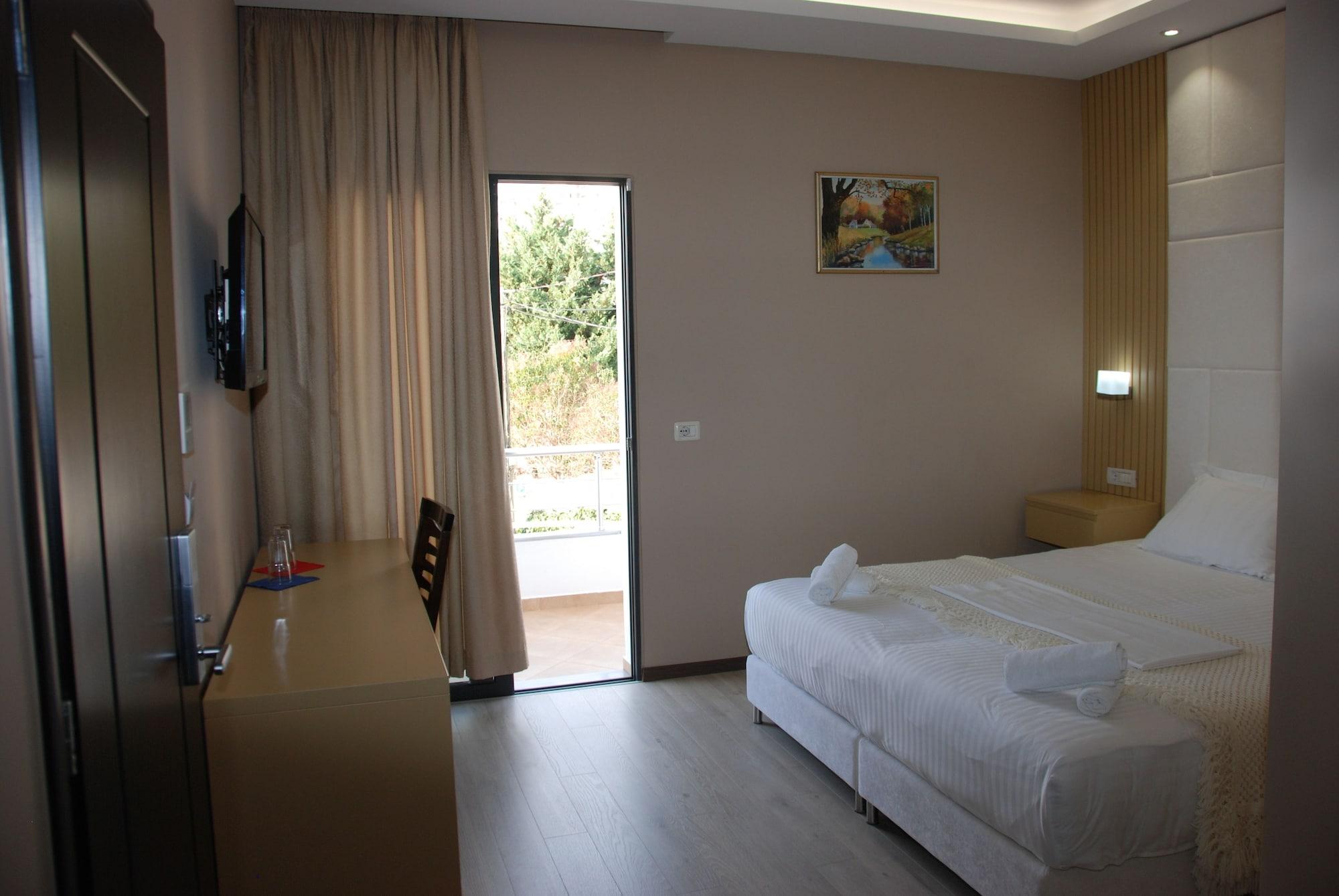 Hotel Strora