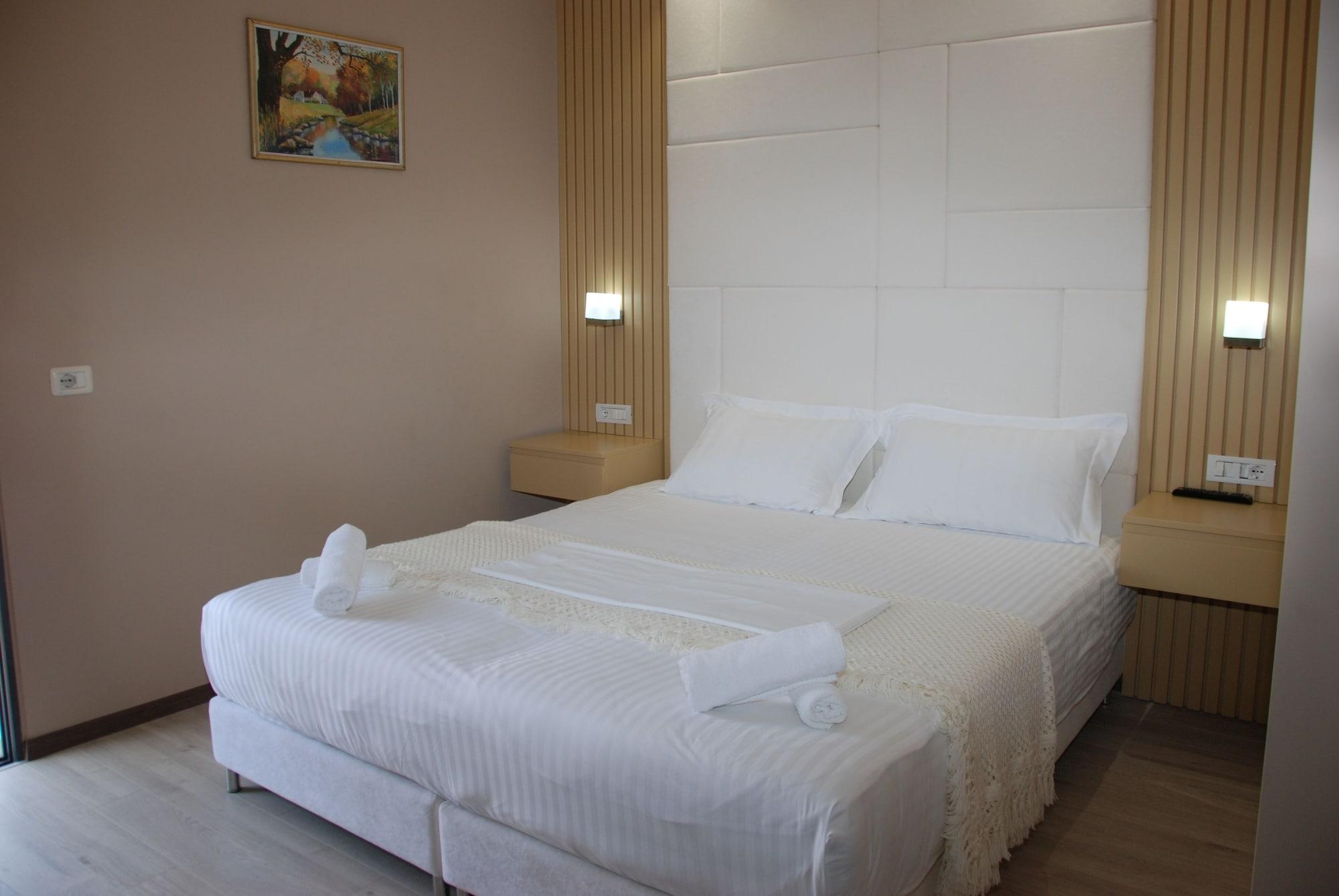Hotel Strora 4*