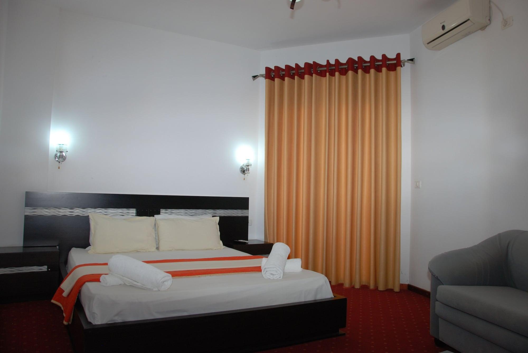 Strora Hotel