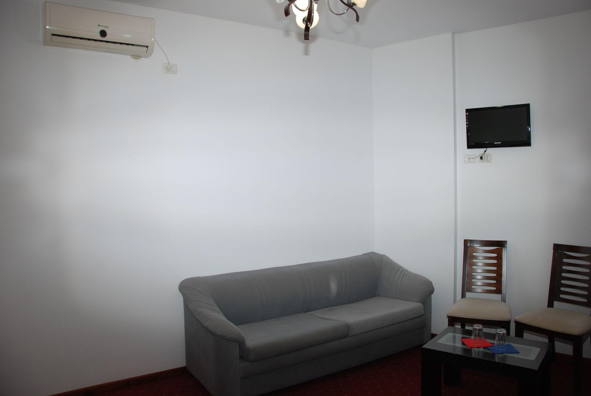 Strora Hotel