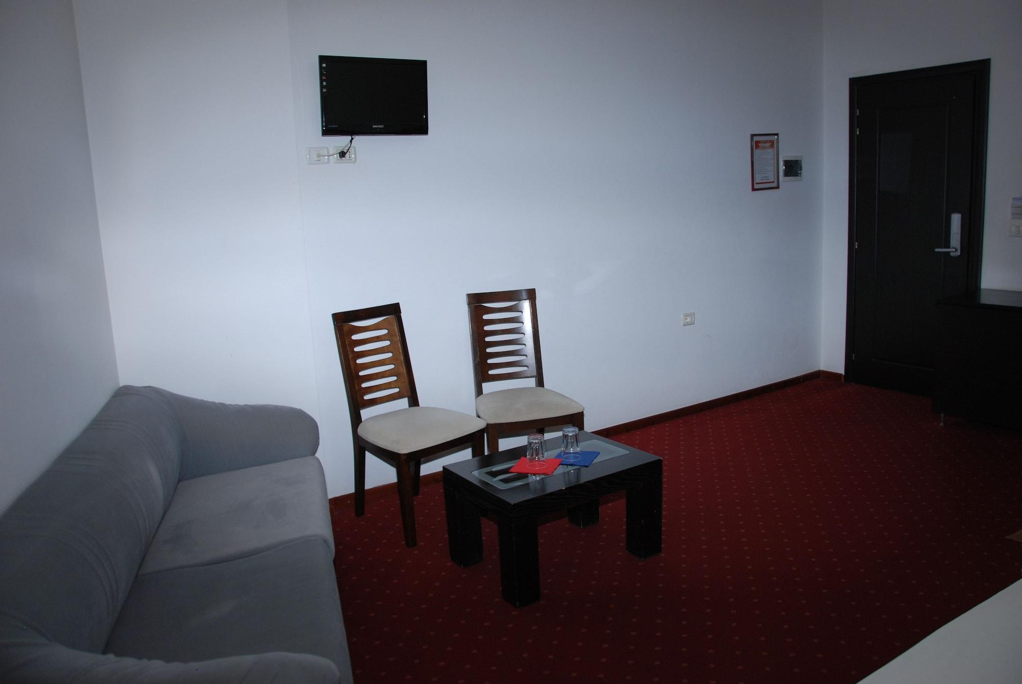 Hotel Strora 4*