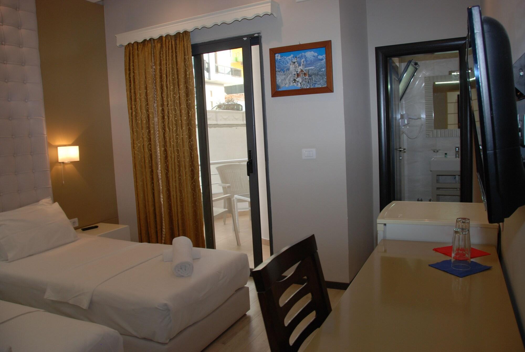 Hotel Strora 4*