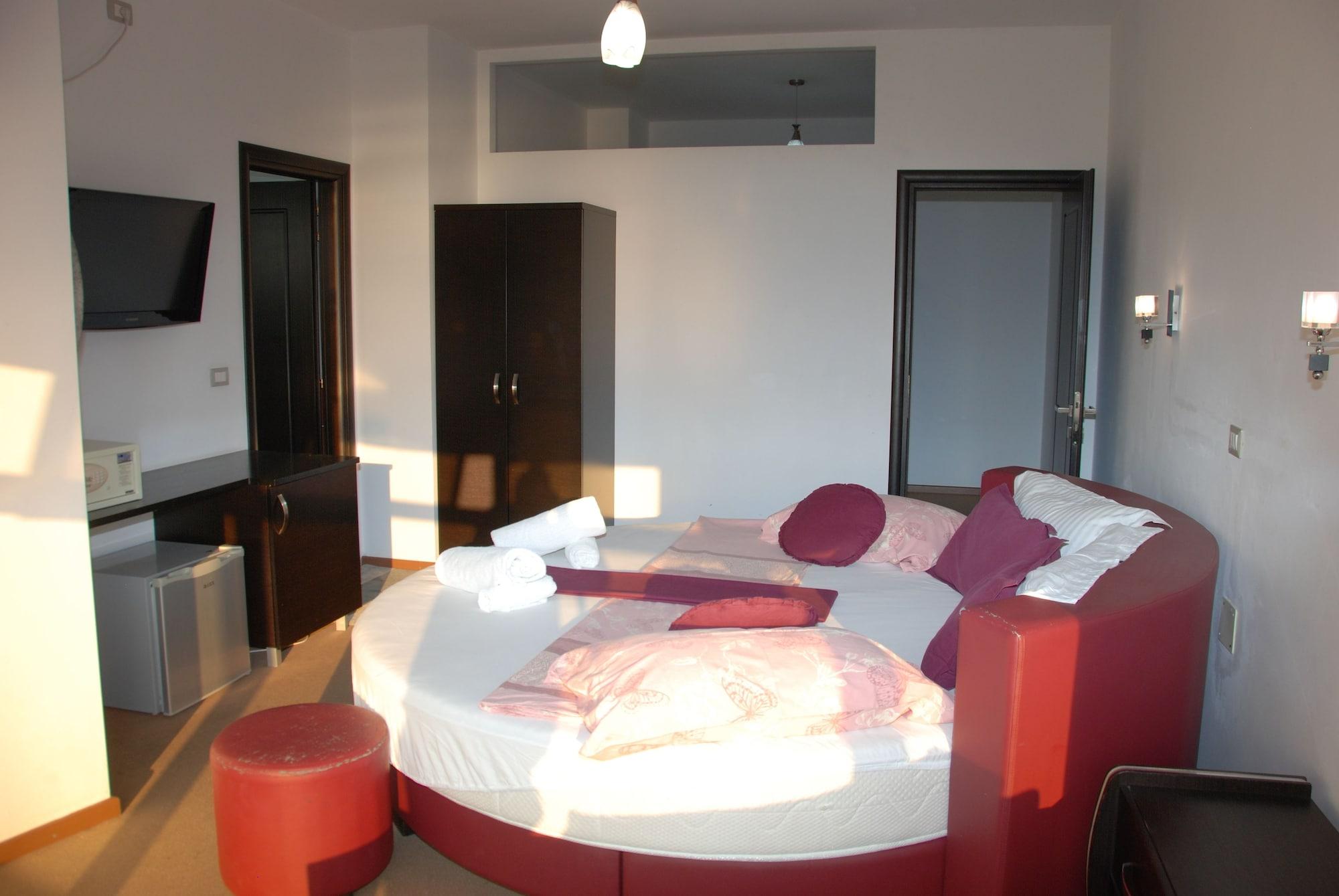 Hotel Strora