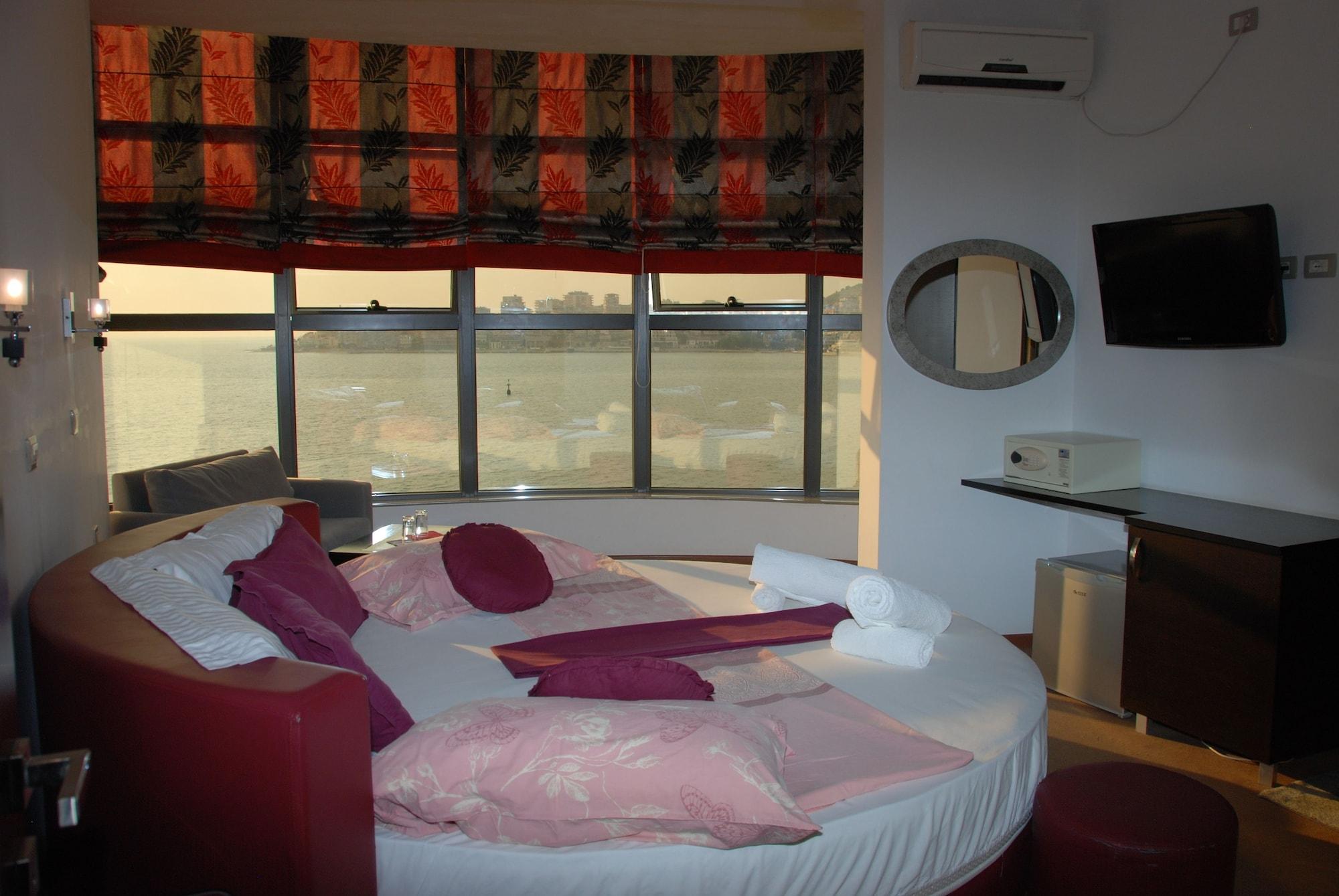 Hotel Strora