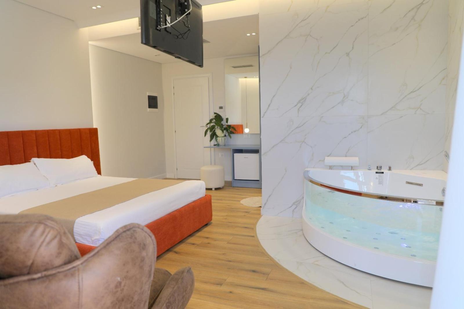 Strora Hotel