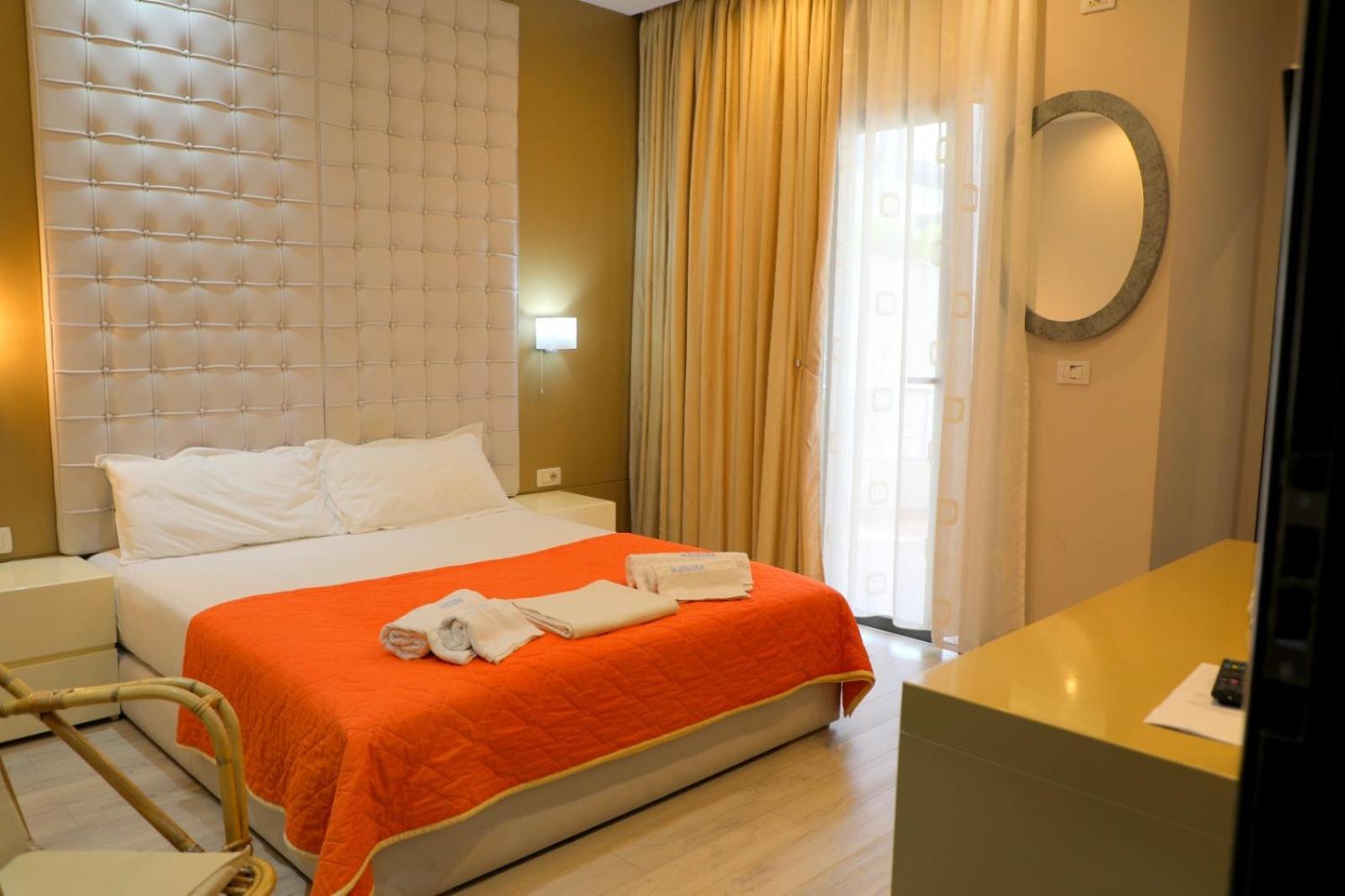 Strora 4*